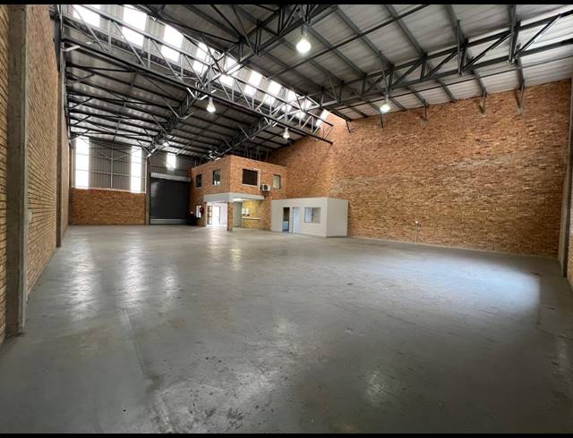 472M² WAREHOUSE TO LET IN LASER PARK